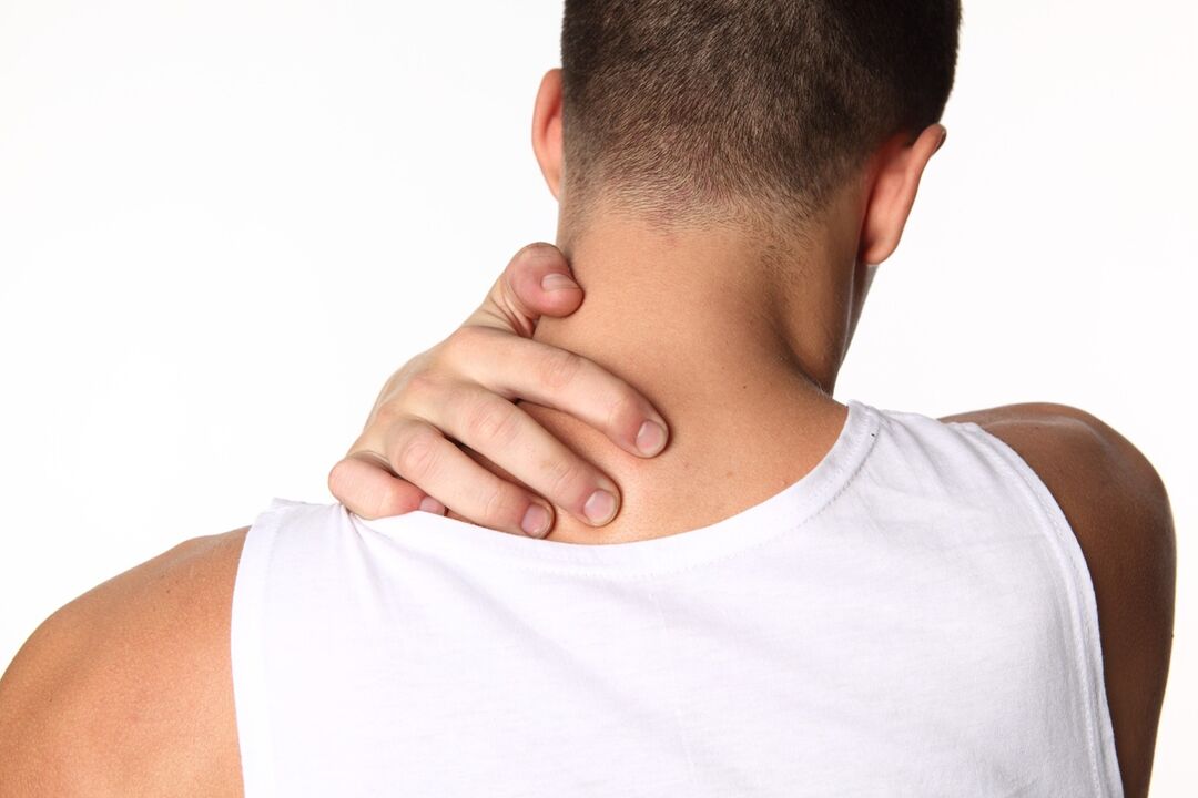 Gebärmutterkierper Osteochondrose gëtt begleet vun Unerkennung a Schmerz am Hals